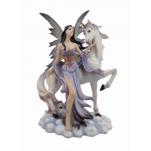 Figurine de fée violette et sa licorne
