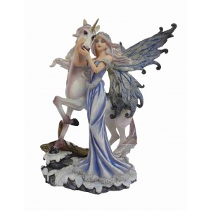 Figurine fée de l'hiver et sa licorne