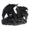 Figurine d'une mère dragon veillant sur son nid