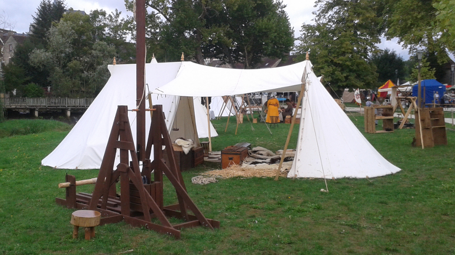 Trébuchet installé sur le campement des Croisés de Mediolano