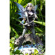 Figurine d'une fée guerrière avec son loup